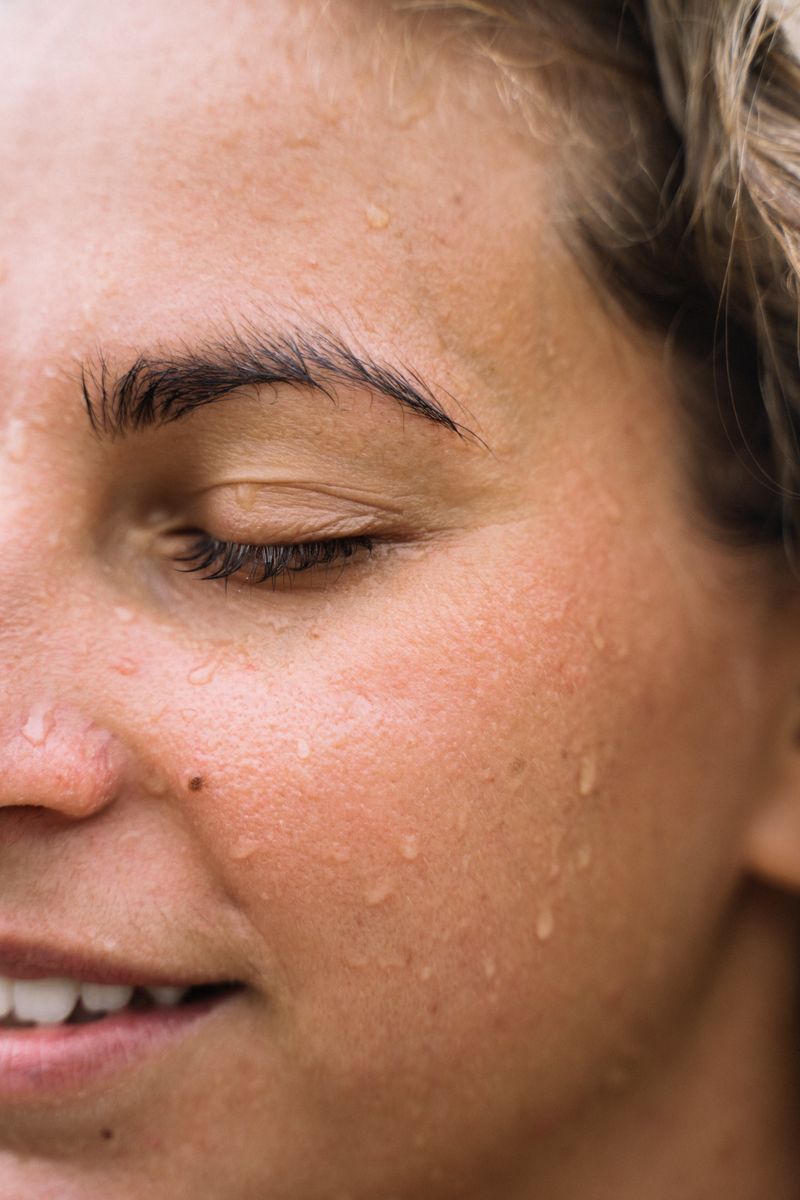 Restores skin pH